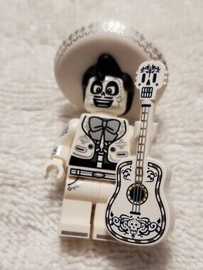 Disney Lego Ernesto De La Cruz Minifigure